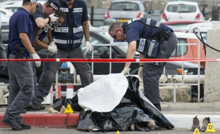 Jérusalem (AFP). Trois nouvelles attaques à l'arme blanche contre des Israéliens, un agresseur tué