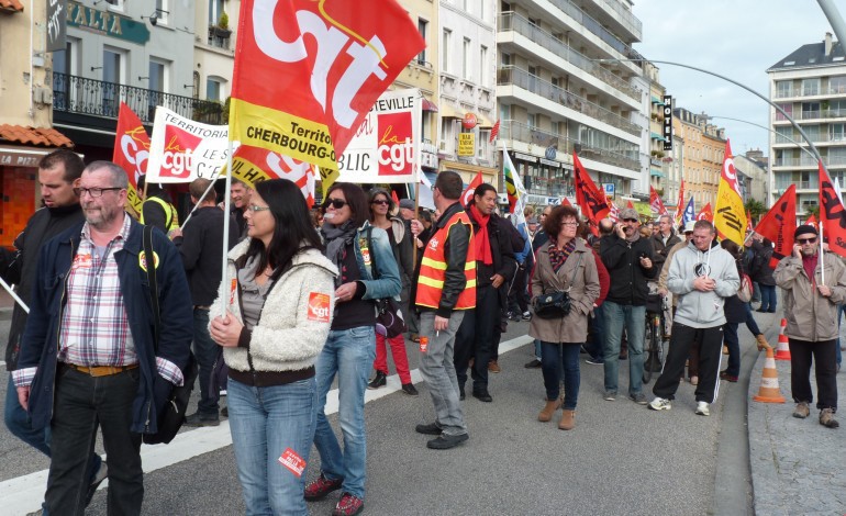 Pour l'emploi et les salaires, 450 manifestants à Cherbourg