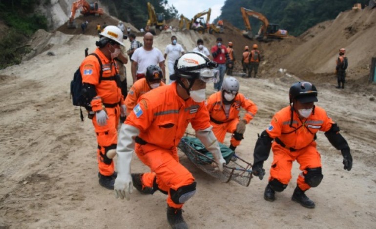 Santa Catarina Pinula (Guatemala) (AFP). Guatemala: 253 morts dans le glissement de terrain