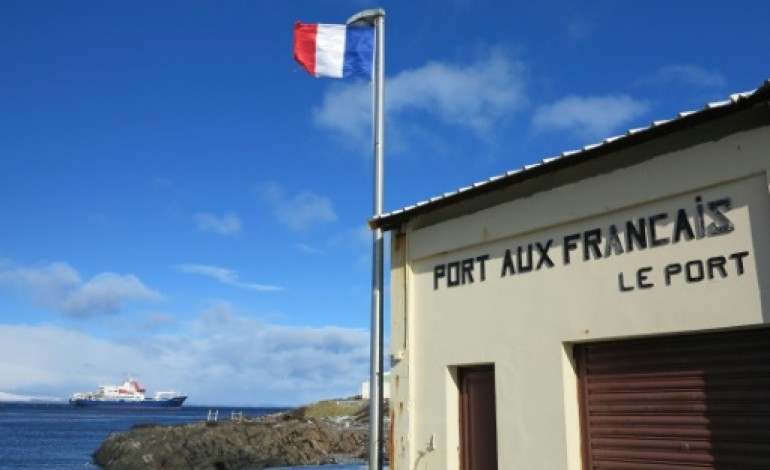 Brest (AFP). La France étend de plus de 500.000 km2 son territoire sous les océans
