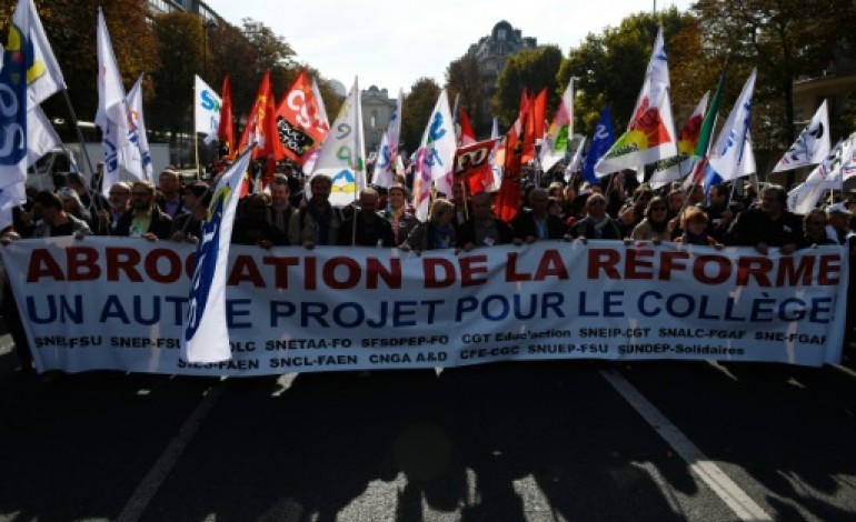 Paris (AFP). Réforme du collège: des milliers de manifestants défilent à Paris