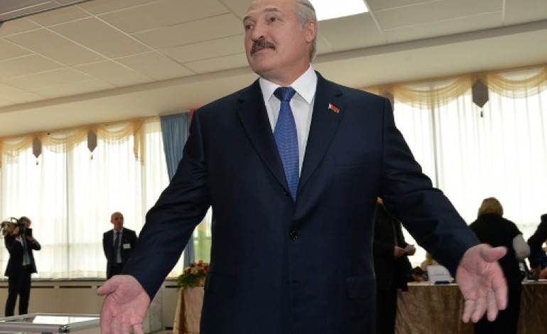 Minsk (AFP). Bélarus: Loukachenko réélu avec 83,49% des voix 