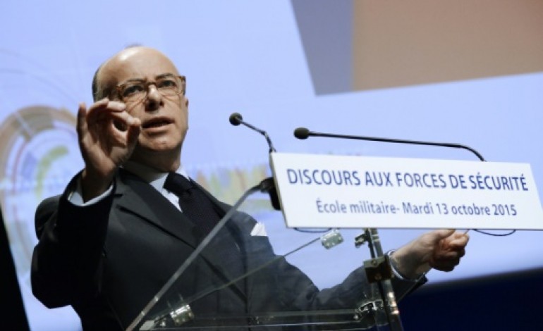 Paris (AFP). Cazeneuve appelle les forces de l'ordre à ne pas opposer police et justice