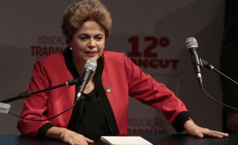 Brasilia (AFP). Brésil: Dilma Rousseff gagne un répit dans la bataille sur sa destitution