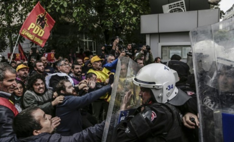 Ankara (AFP). Turquie: les premières sanctions tombent après l'attentat meurtrier d'Ankara
