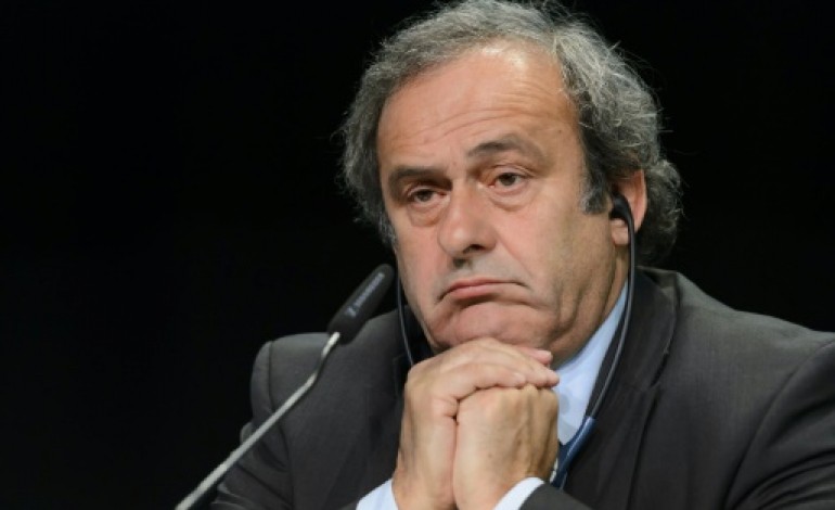 Nyon (Suisse) (AFP). Crise Fifa: Platini va savoir si toute l'UEFA le soutient encore