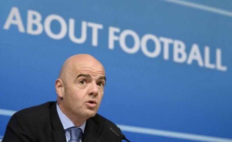 Nyon (Suisse) (AFP). Fifa: l'UEFA soutient Platini et souhaite une issue d'ici mi-novembre