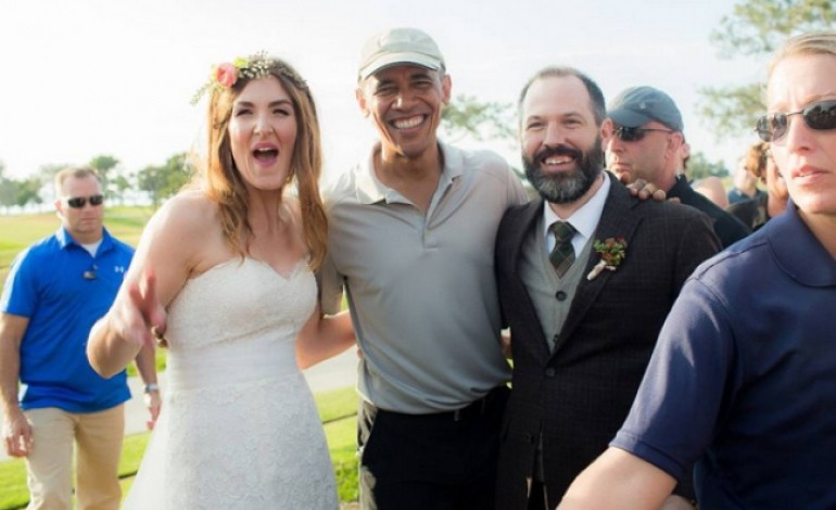 Barack Obama s'incruste à leur mariage