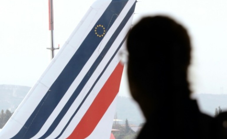 Paris (AFP). Air France: les pilotes contraints  d'appliquer la précédente restructuration 