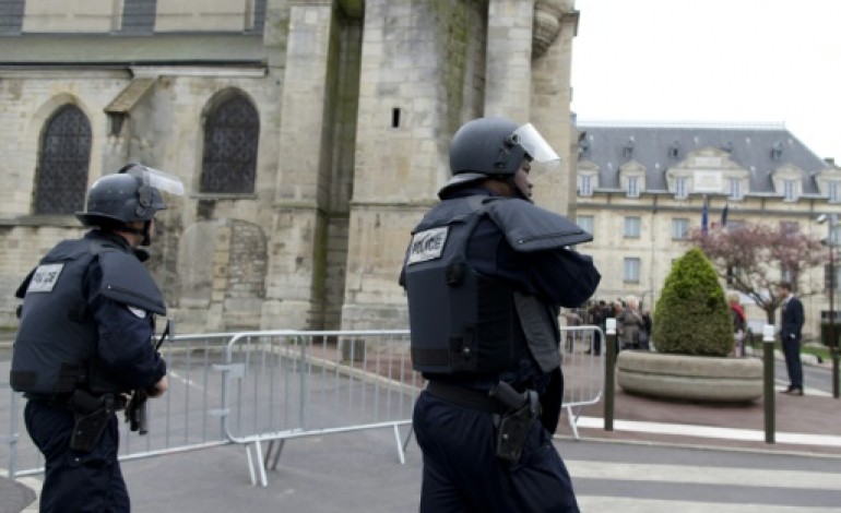 Paris (AFP). Attentat évité de Villejuif: l'enquête sur l'aide apportée à Ghlam progresse