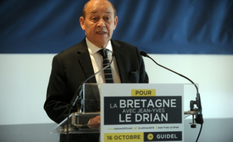 Rennes (AFP). Le Drian assure que la règle du non-cumul des mandats s'appliquera s'il est élu