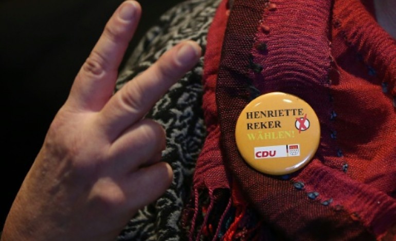 Berlin (AFP). Allemagne: la candidate poignardée élue maire de Cologne