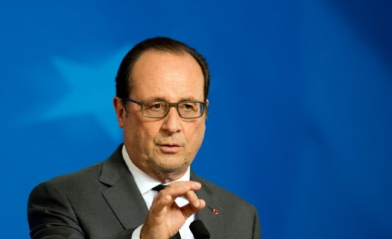 Paris (AFP). Hollande ouvre la 4e conférence sociale dans un climat plombé