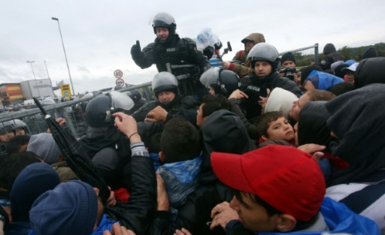 Ljubljana (AFP). Migrants: la Slovénie dépassée par le flux, fait appel à l'armée 