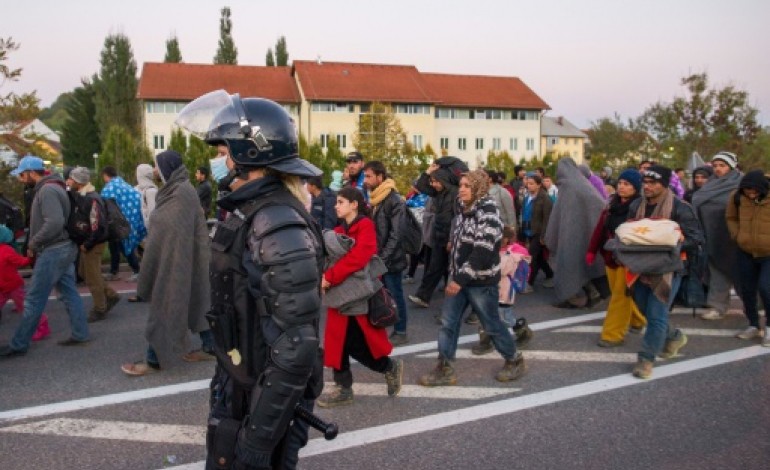Ljubljana (AFP). Slovénie: plus de 12.600 migrants arrivés en 24 heures, un record