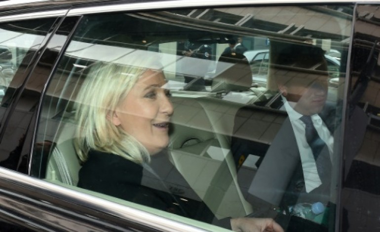 Paris (AFP). Marine Le Pen a refusé le débat mais en est le centre, déplore la presse