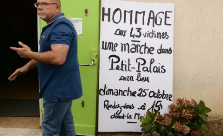 Petit-Palais-et-Cornemps (France) (AFP). A Petit-Palais-et-Cornemps, les habitants tentent de faire face ensemble