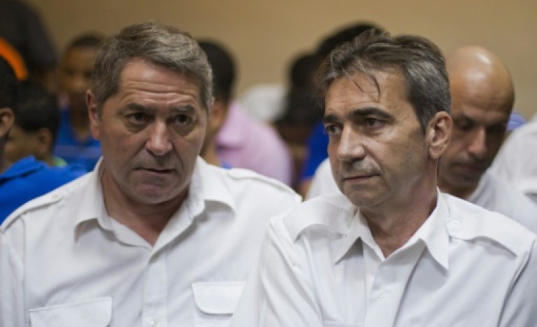 Paris (AFP). Air Cocaïne: les deux pilotes condamnés à 20 ans de prison à Saint-Domingue sont rentrés en France