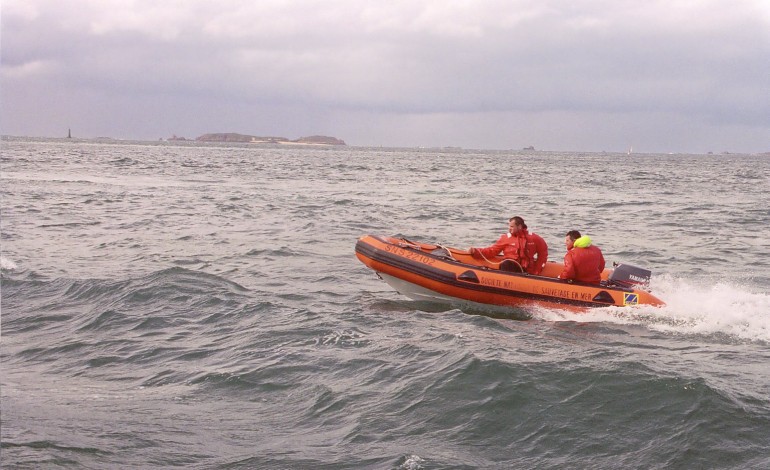 3 enfants isolés par la marée en rade de Cherbourg secourus