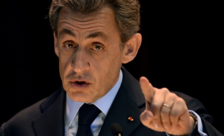 Paris (AFP). Sarkozy exclut un rapprochement avec le PS contre le FN aux régionales