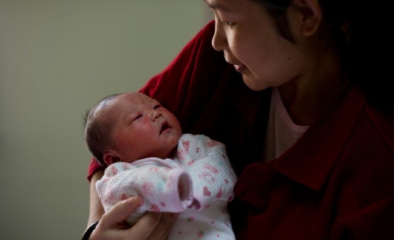 Pékin (AFP). La Chine abandonne la politique de l'enfant unique, autorise deux enfants par couple