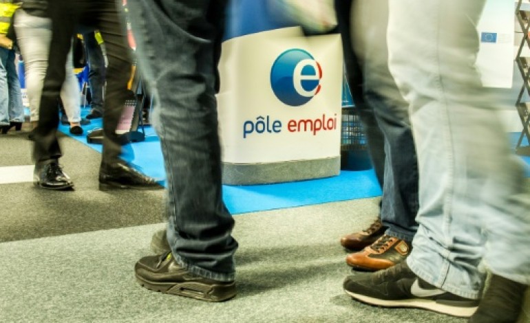 Paris (AFP). Pôle emploi: des salariés à temps plein incités à se désinscrire