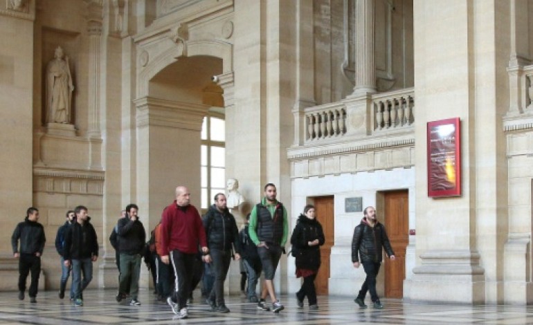 Paris (AFP). Ouverture du procès de six etarras pour le meurtre d'un policier français