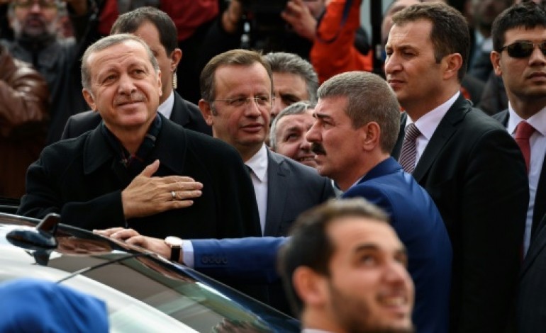 Istanbul (AFP). Turquie: Erdogan à nouveau seul maître à bord après son triomphe aux législatives