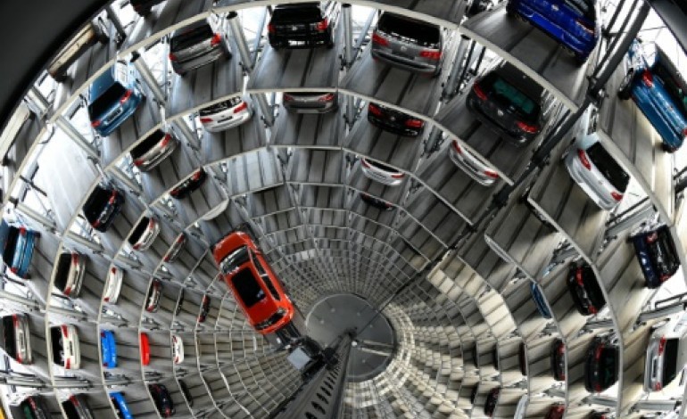Berlin (AFP). Volkswagen a découvert des incohérences sur 800.000 véhicules diesel supplémentaires 