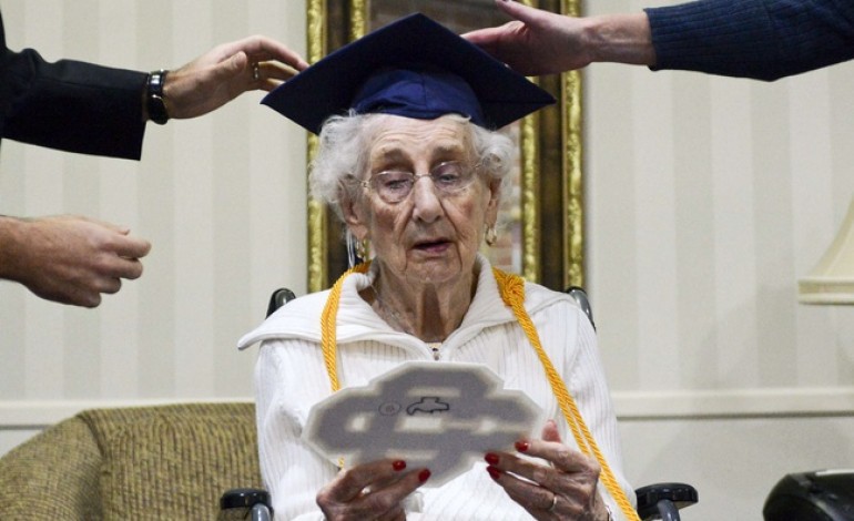 Cette mamie décroche son diplôme à 97 ans !