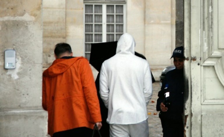 Versailles (AFP). Chantage à la sextape de Valbuena: Benzema, en garde à vue, doit s'expliquer