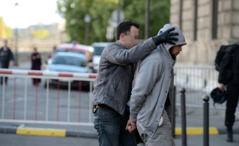 Paris (AFP). Militaire poignardé à La Défense en 2013: l'agresseur  déclaré irresponsable et interné 