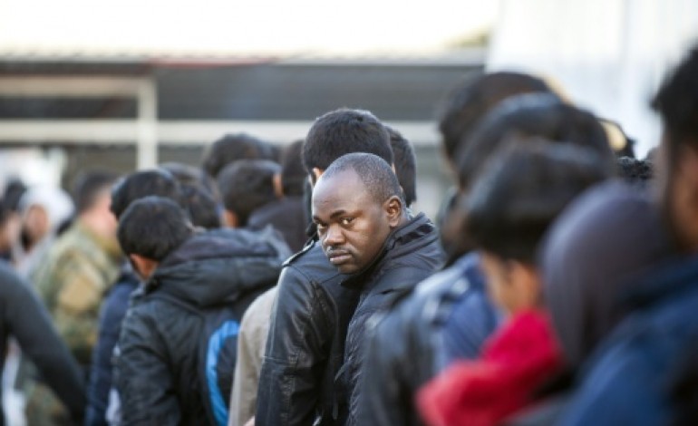 Paris (AFP). Répartition des migrants: la France accueille ses premiers demandeurs d'asile 
