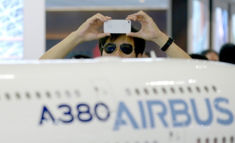 Paris (AFP). Airbus a dépassé ses objectifs annuels avec 850 commandes nettes d'avions depuis le 1er janvier