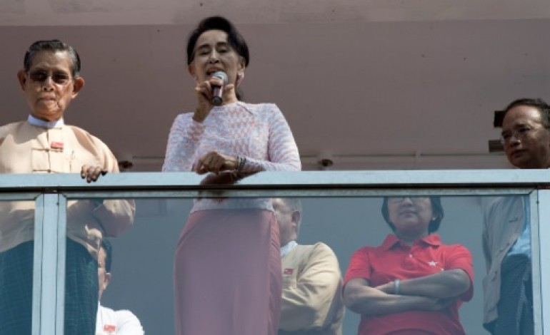 Rangoun (AFP). Législatives en Birmanie: le parti d'Aung San Suu Kyi revendique plus de 70% des sièges