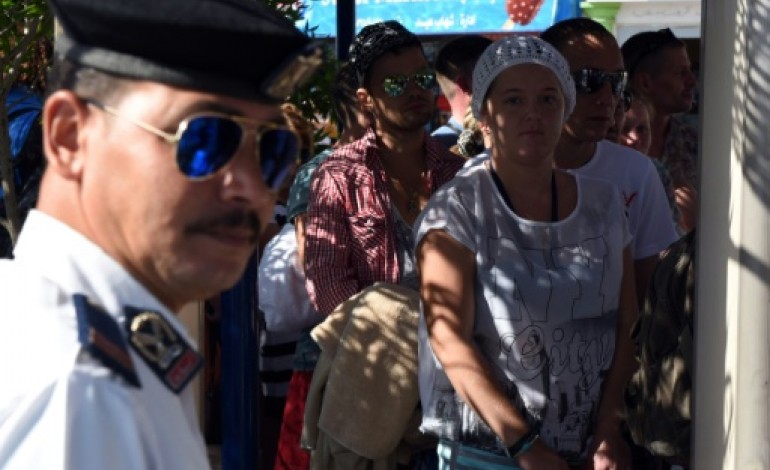 Charm el-Cheikh (Egypte) (AFP). Crash en Egypte: Charm el-Cheikh se vide de ses touristes, un chef de l'EI tué