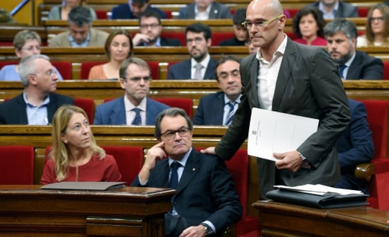 Barcelone (AFP). Catalogne: le Parlement lance le processus de rupture avec l'Espagne