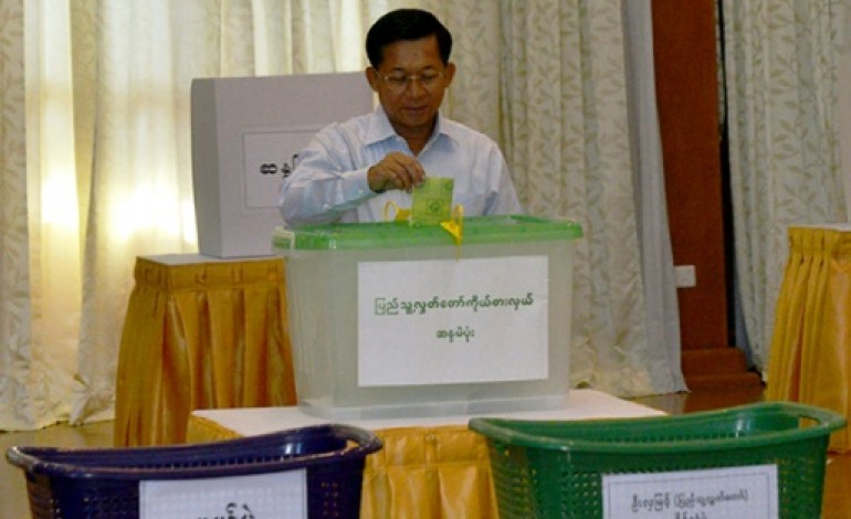 Rangoun (AFP). Birmanie: le chef de l'armée promet de coopérer avec le nouveau gouvernement 