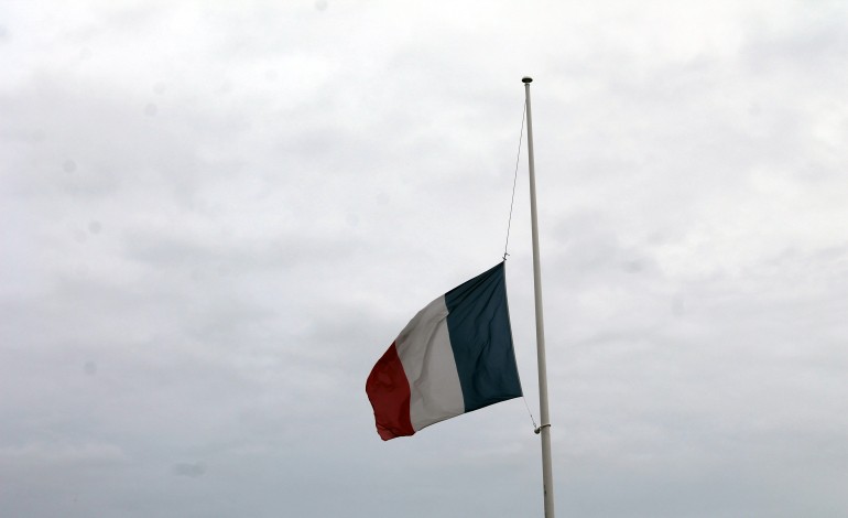 Attentats de Paris. 3 jours de deuil national et une minute de silence lundi à midi partout en France