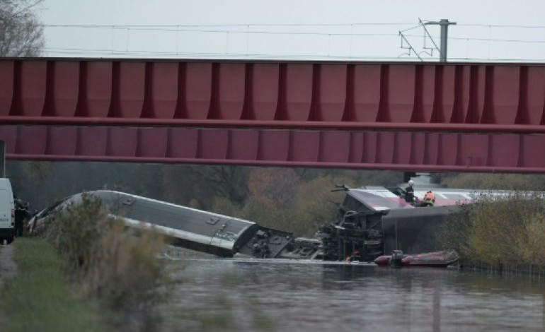Eckwersheim (France) (AFP). Sept morts dans le déraillement d'un TGV d'essai en Alsace