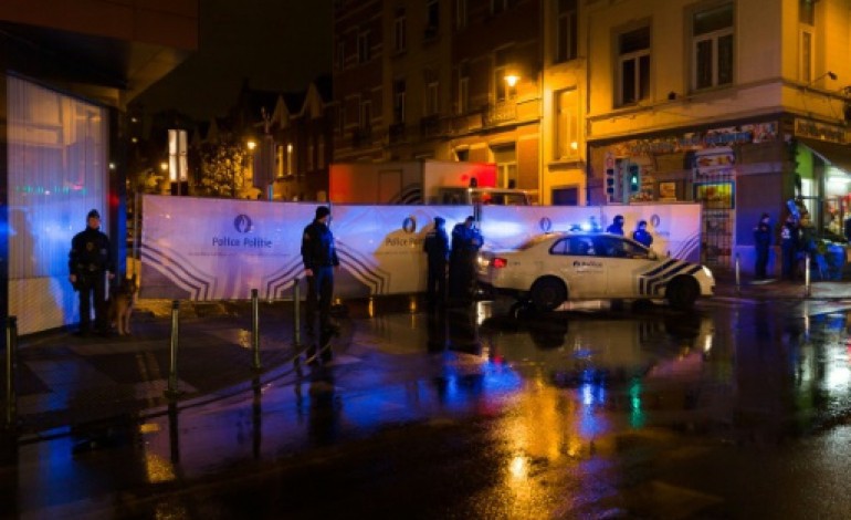 Bruxelles (AFP). Attentats de Paris: des arrestations à Bruxelles, la piste belge se matérialise