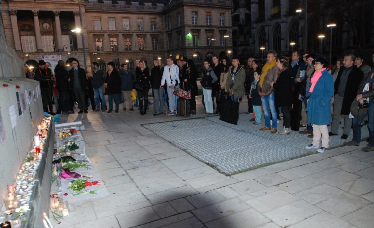 Attentats de Paris : une marche de soutien organisée à Rouen ce vendredi