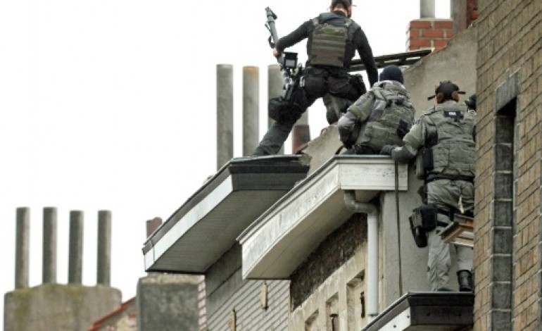 Bruxelles (AFP). Attentats de Paris: deux suspects inculpés en Belgique, pas de trace de Salah Abdeslam