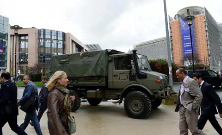 Bruxelles (AFP). Attentats: la Belgique relève son niveau d'alerte