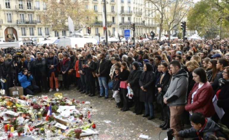 Paris (AFP). Attentats: se réunir, défendre un art de vivre, les Français inventent une nouvelle résistance
