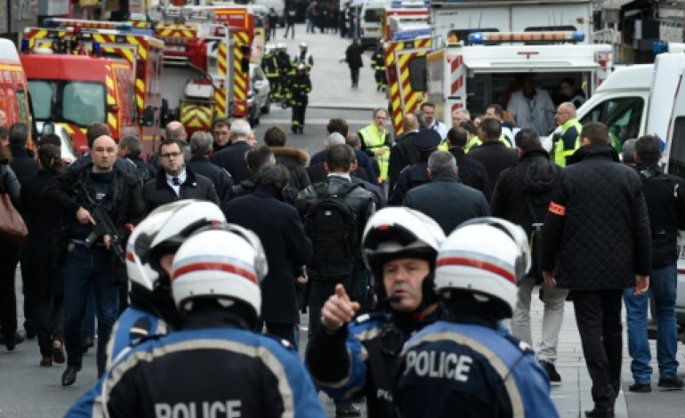Saint-Denis (AFP). Assaut au coeur de Saint-Denis après les attentats, deux morts et sept interpellations