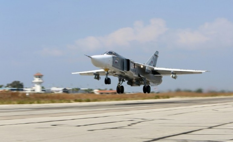 Moscou (AFP). Syrie: l'aviation russe va tirer à vue sur les camions-citernes de l'EI transportant des produits pétroliers