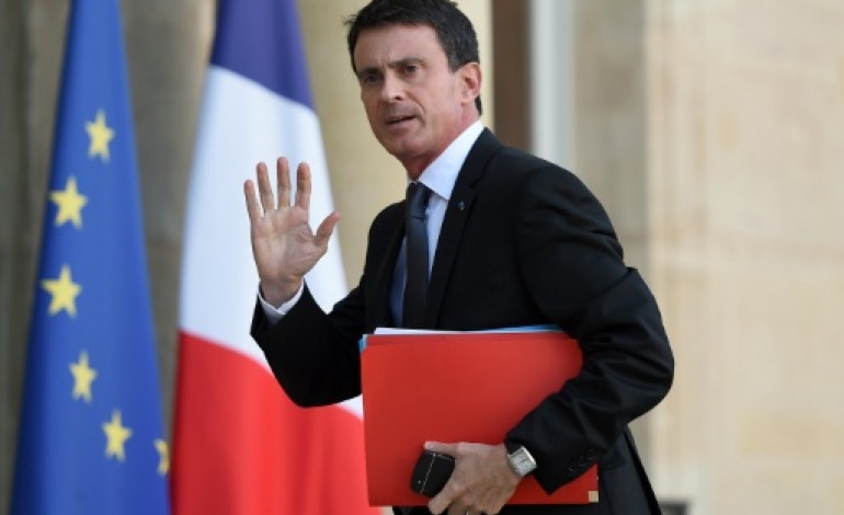 Paris (AFP). Attentats: Valls menace l'UE d'une remise en cause de Schengen 