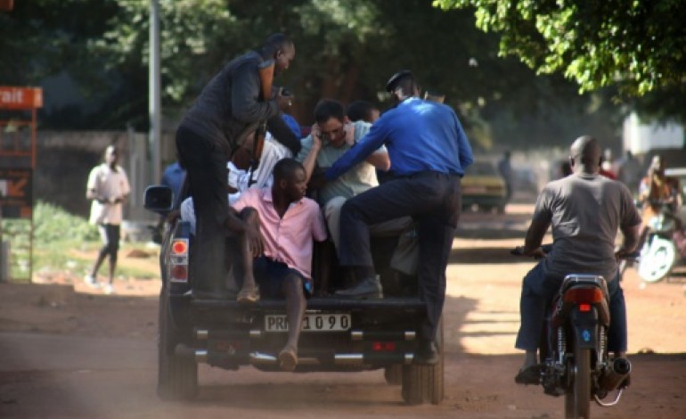 Londres (AFP). Prise d'otages à Bamako: 125 clients et 13 employés toujours retenus dans l'hôtel (groupe hôtelier)