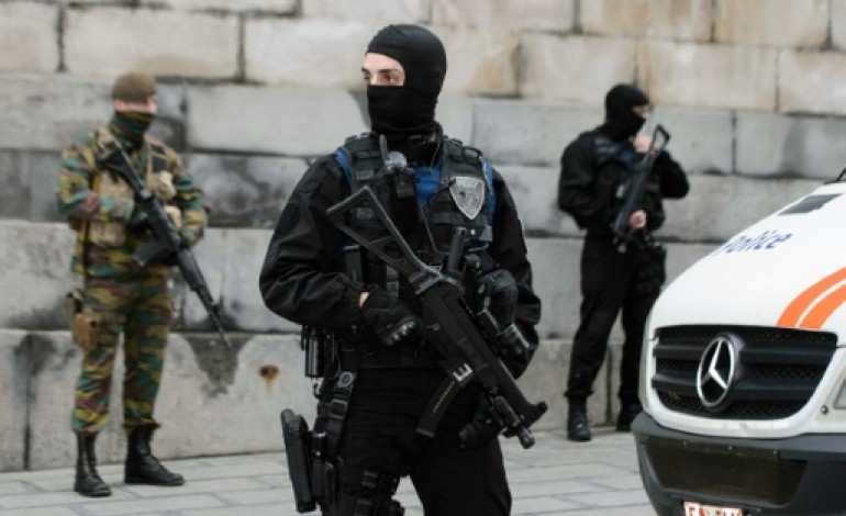 Bruxelles (AFP). Bruxelles en alerte terroriste maximale, métro fermé 